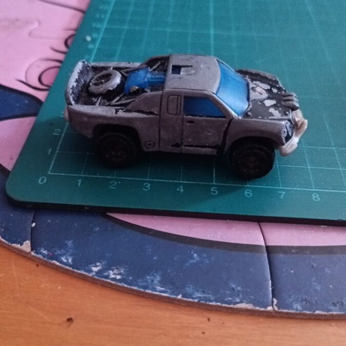 Hot Wheels Off Track McDonald's 2007 toy car, grey body, blue windows