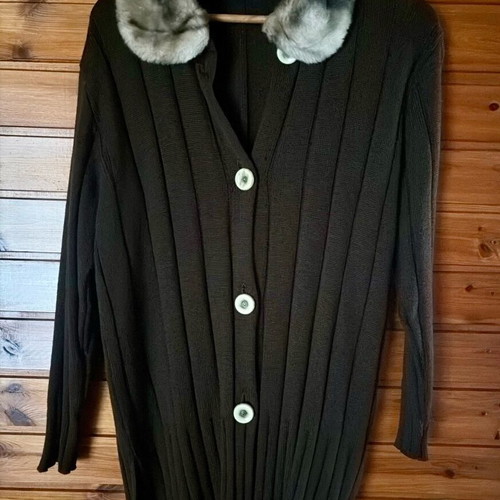 Figaro cardigan with fur collar size medium like new brown