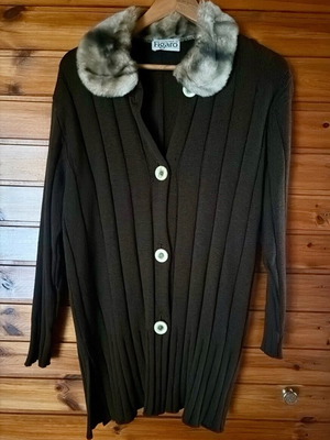 Figaro cardigan with fur collar size medium like new brown