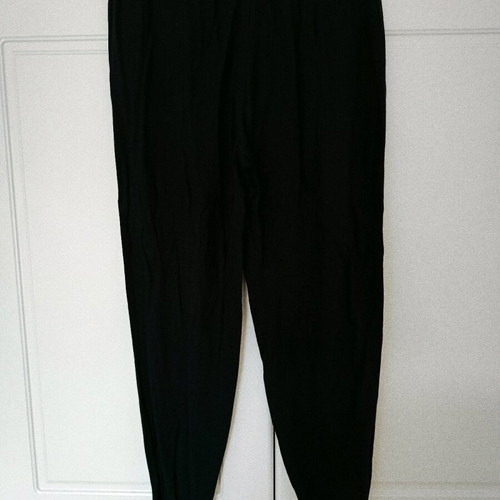 Black pants H&M like new with elastic waist and ankle