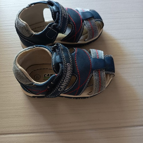Boy's sandals size 21 like new