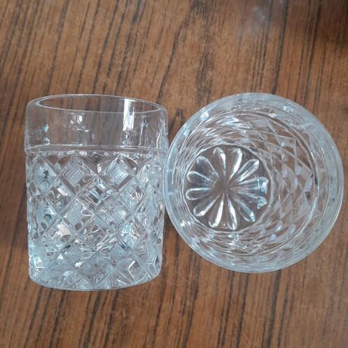 Drink set like new with 6 glasses, ice bucket, ashtrays and opener