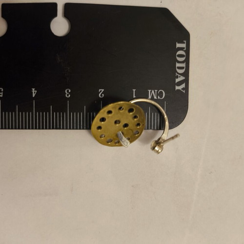 925 silver earrings like new, circle not silver