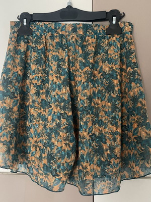 Vassia Kostara shorts like new, size M, multicolor