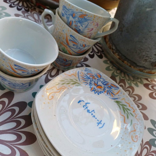 Set of 5 tea cups with saucers and 7 extra dessert plates like new