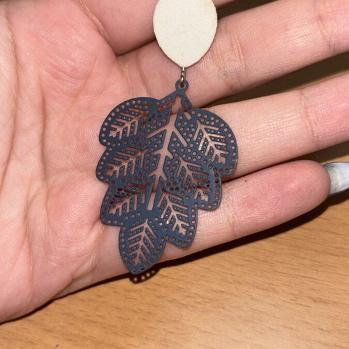Pair of blue and white earrings like new