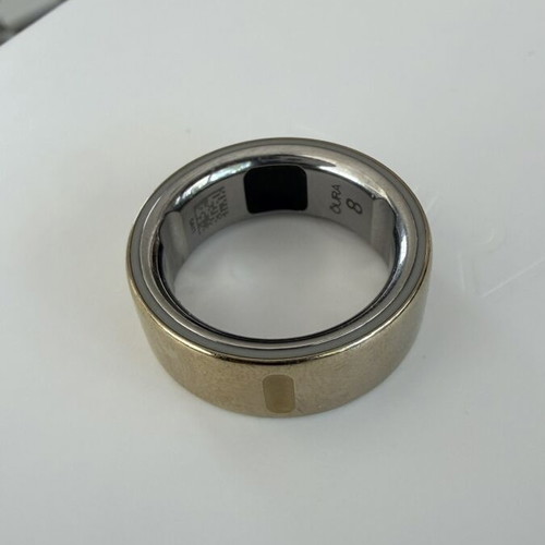 Oura Ring 4 Gold Size 8 like new with original box and accessories