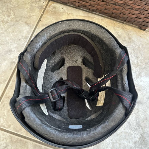 Winter sports helmet used