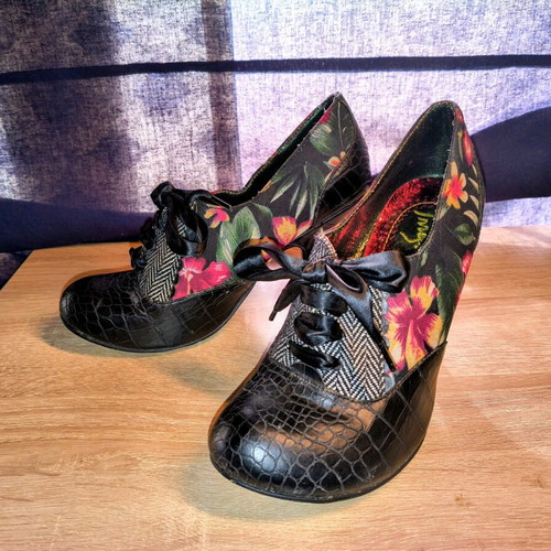 Irregular Choice shoes No. 39 vintage like new, black multicolor