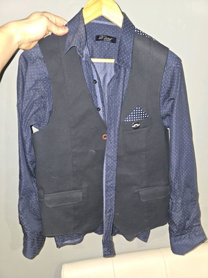Gabbiano vest and D'Zine shirt set Medium like new