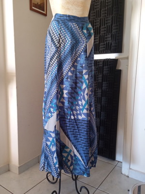On Line maxi skirt blue, like new, size S/M