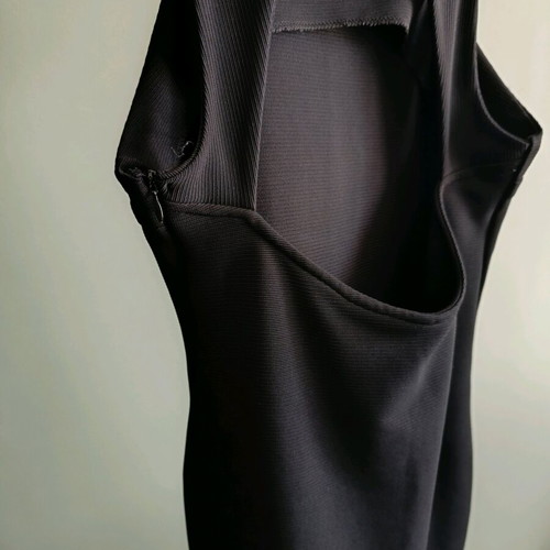 Mini rib black dress used, slim fit with semi-open back