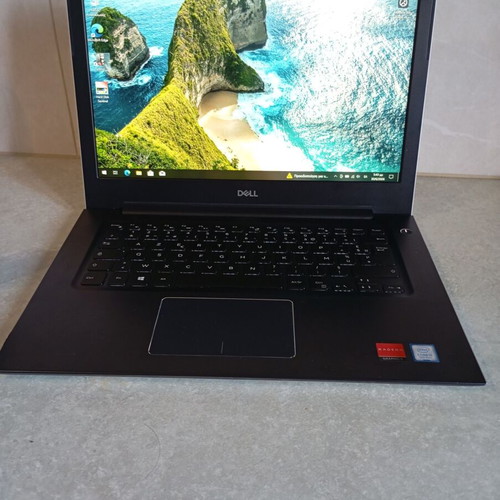Dell Vostro 5471 14" laptop like new, Intel i5-8250U, AMD Radeon 530, 8GB RAM, 240GB SSD