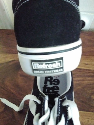 Athletic shoes used, size 39-40, black