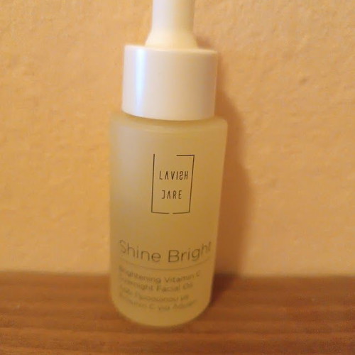 Lavish Care Shine Bright facial oil used with Vitamin C and Niacinamide 30ml
