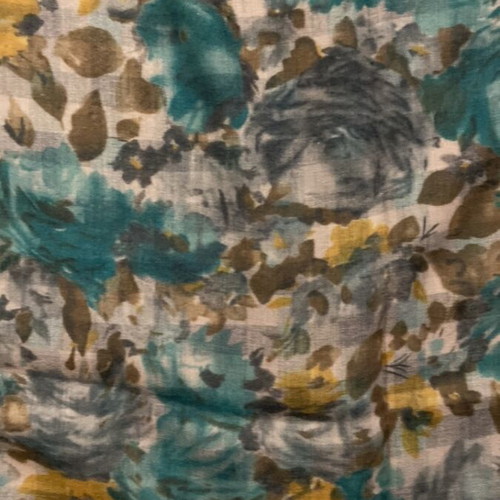 3 women's scarves