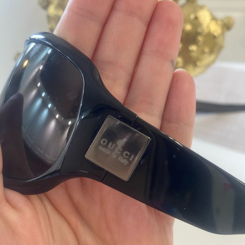 Gucci sunglasses used, black, with case