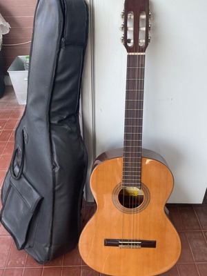 Antonio Lorca mod. 40 classical acoustic guitar with case