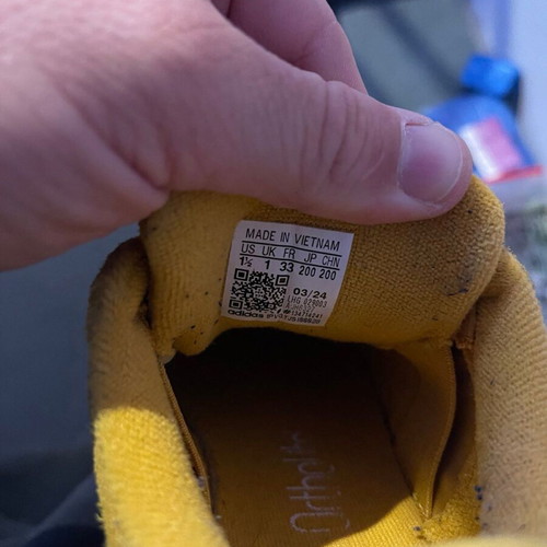 Adidas Originals Campus sneakers size 33 used, yellow