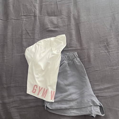 Crop Top Gym Work and Linen Shorts Oysho used, size M