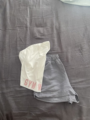 Crop Top Gym Work and Linen Shorts Oysho used, size M