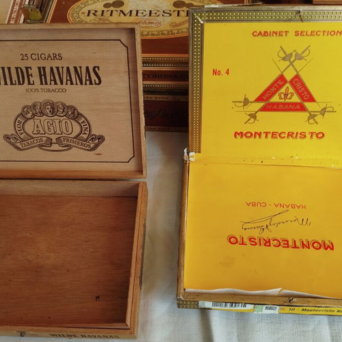 Cigar boxes used, collection of 10 wooden with illustrations