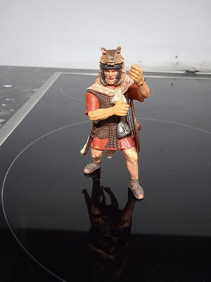 Warrior figure 9 cm like new