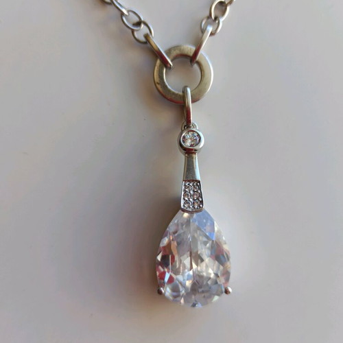 Silver 925 Necklace with Teardrop Crystal like new