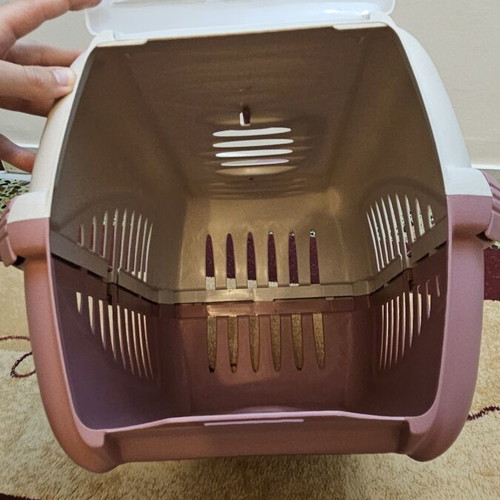 Pet carrier like new, dimensions 50x33x31 cm