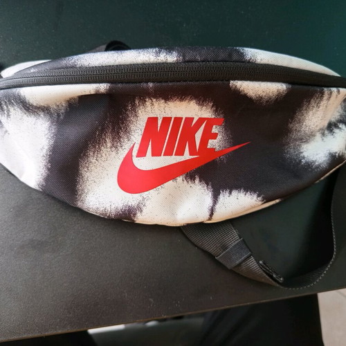 Nike crossbody bag like new, multicolor