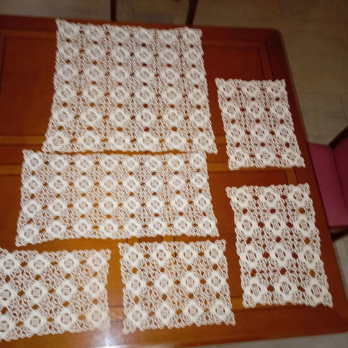 Handmade Beige Crochet Tablecloth Set with Six Small Doilies New