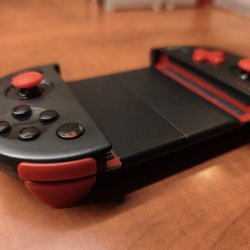 iPega PG-9087 Red Knight Bluetooth Controller like new