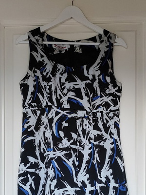Sleeveless Karina Dress like new, abstract black white blue print, size 42