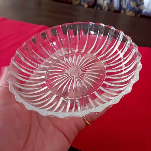Set of 4 vintage glass dessert plates like new