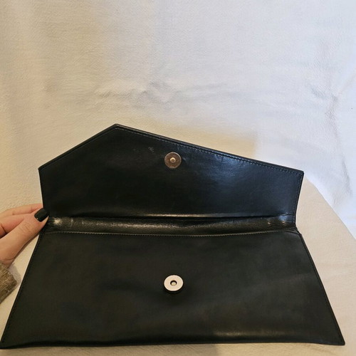 Black envelope bag made of synthetic leather like new