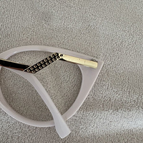 Glasses without myopia lenses, pink and gold accessory