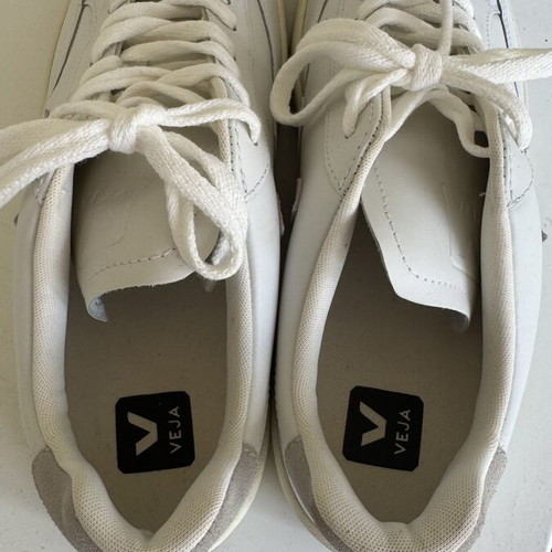Veja V-12 Casual Shoes size 43 like new, white