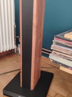 Edifier SS02 Стойки за колони като нови, кафяви, пълни с пясък