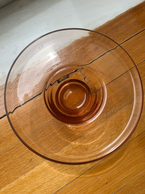 Serving platter like new with center space for sauce, ideal for finger food with dip