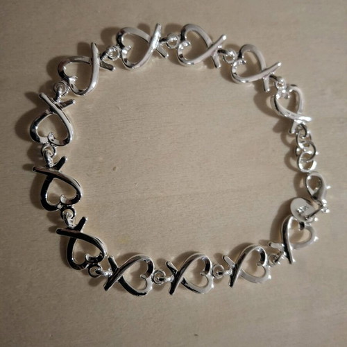 Silver bracelet with heart design new