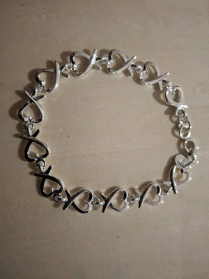 Silver bracelet with heart design new