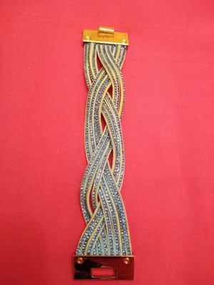 Bracelet in blue color like new