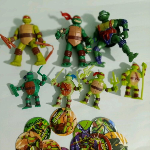 Teenage Mutant Ninja Turtles figures used with Spiderman