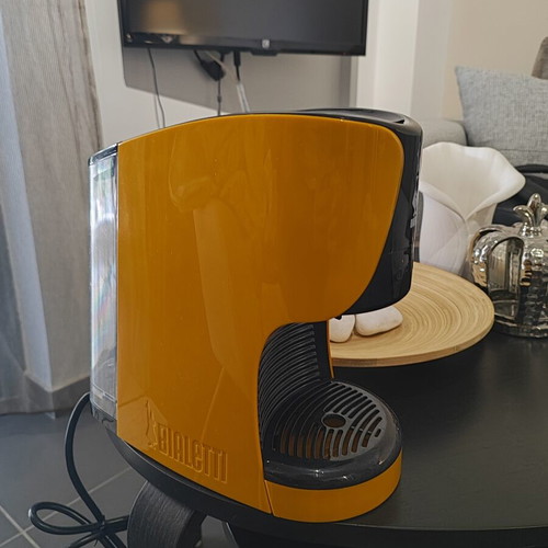 Bialetti Opera capsule coffee machine, yellow-black