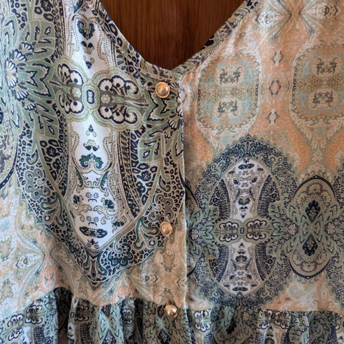 Nidodileda dress one size like new, beige and green