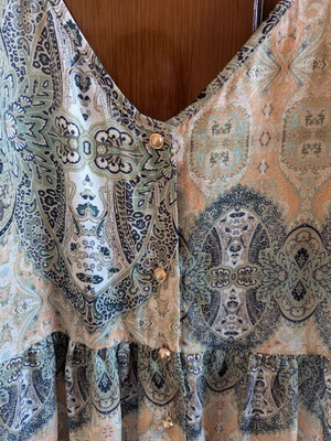 Nidodileda dress one size like new, beige and green