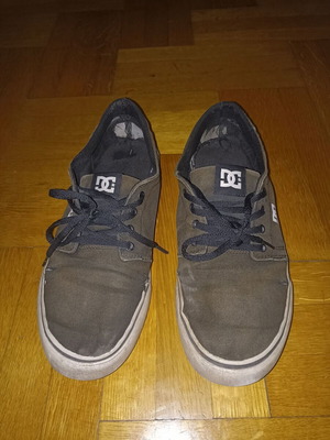 DC sneakers size 43 used black