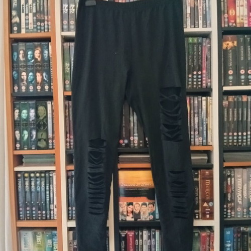 Romwe μαύρο κολάν size L με σκισίματα σαν καινούργιο