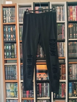 Romwe μαύρο κολάν size L με σκισίματα σαν καινούργιο