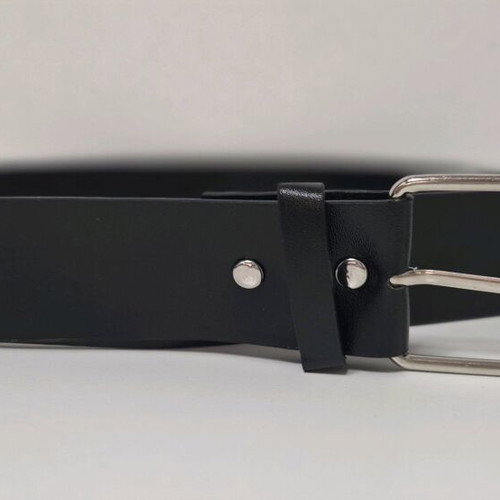 Nina Kendosa belt simple black like new, unworn